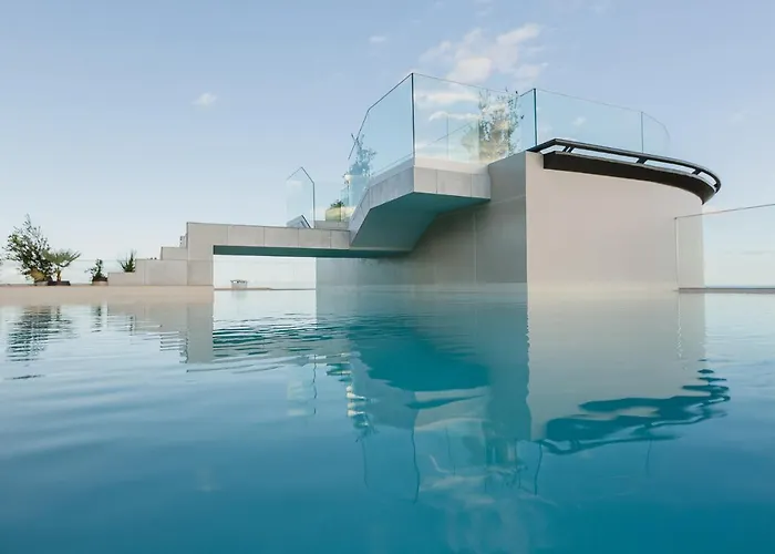 Three House Hotel